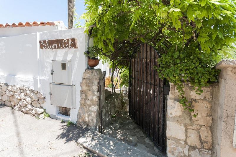 Villa image 2