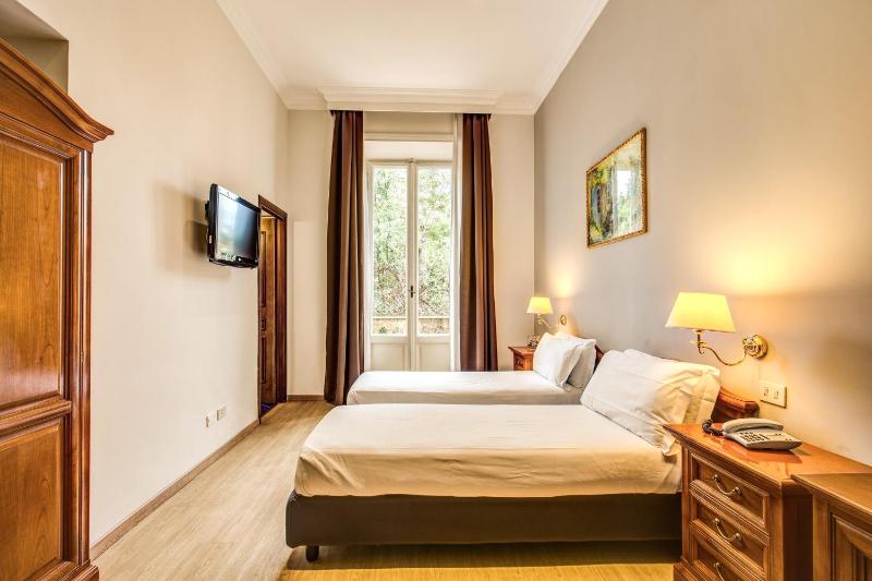 Double or Twin Room image 4
