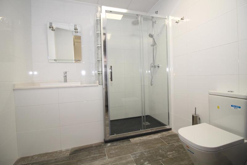 Double Room image 3