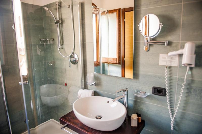 Comfort Double or Twin Room image 4