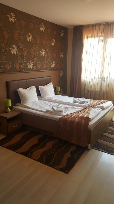 One-Bedroom Apartment image 1