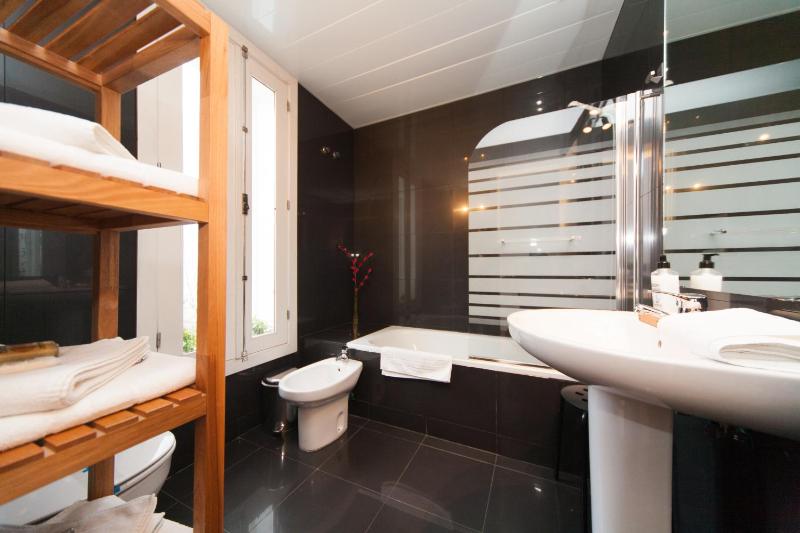 Duplex Apartment with Terrace (2 bedrooms) image 3