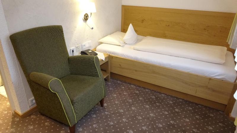 Standard Single Room image 4