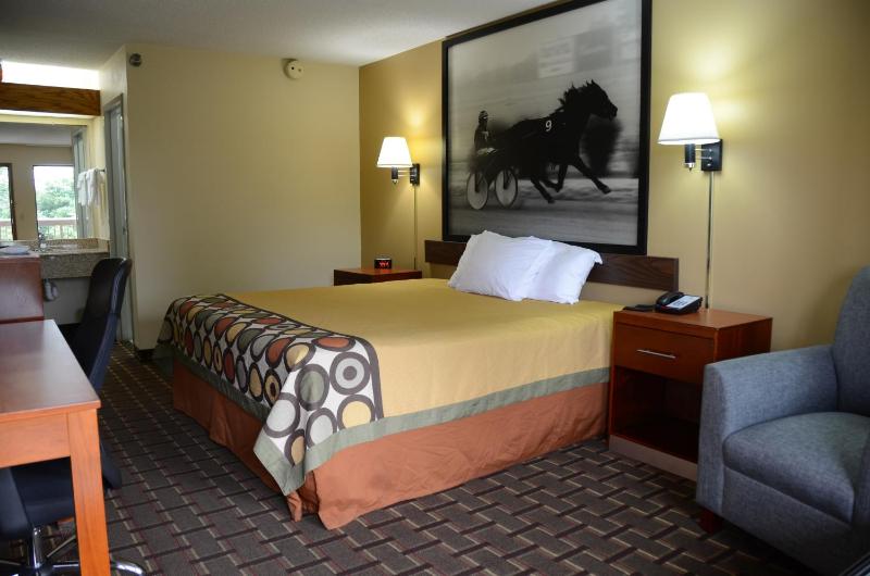 King Room - Non-Smoking image 2