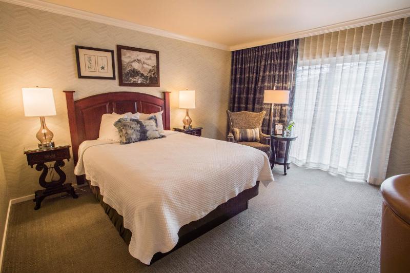 Superior Queen Room image 2