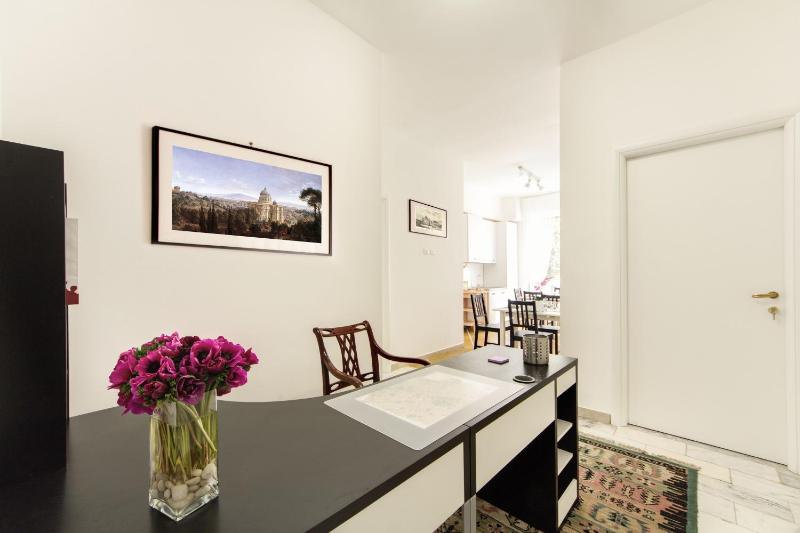 Standard Double Room image 2