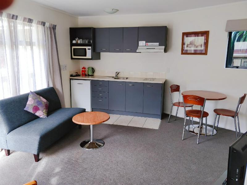 Ascot Motor Lodge - image 22