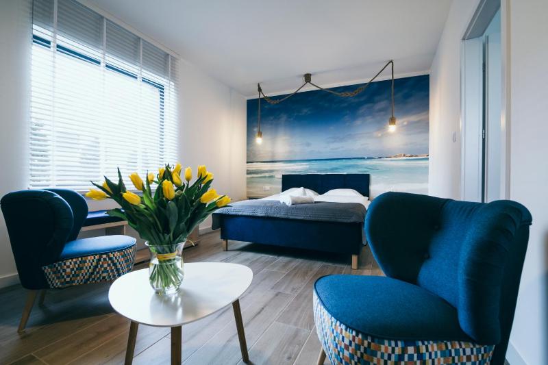 Deluxe Double Room (2 Adults + 1 Child) image 2