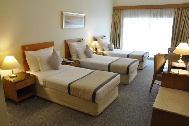 Standard Triple Room image 3
