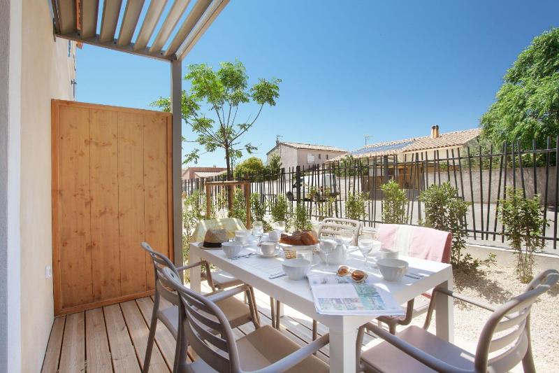 Apartment with Terrace image 2