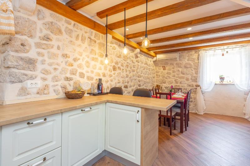 Summer Cottage - image 3