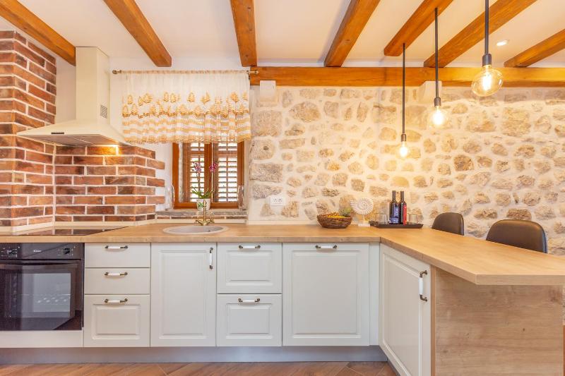 Summer Cottage - image 9