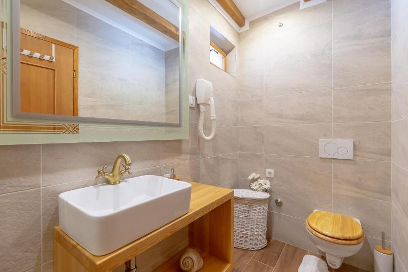 Summer Cottage - image 10