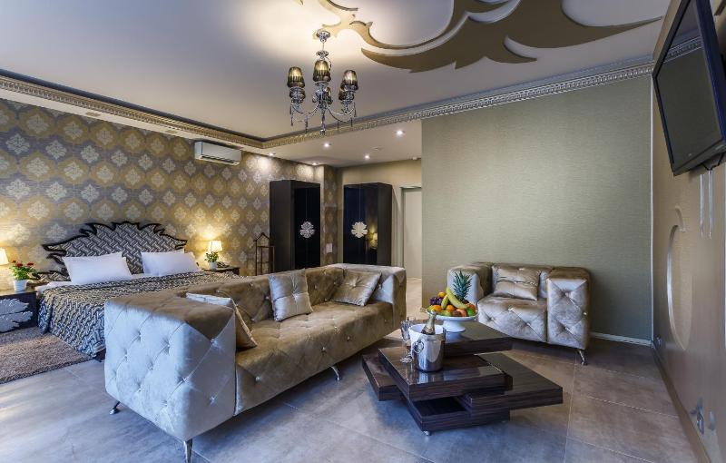 Superior Suite image 3