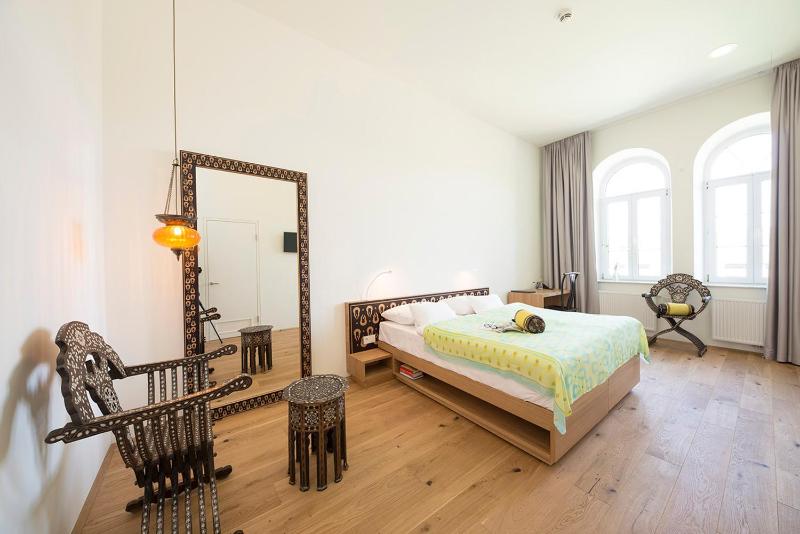 Standard Double Room image 3