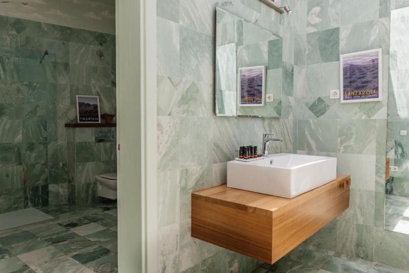 Standard Suite image 2