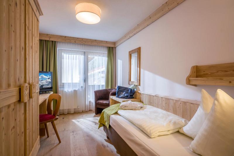 Single Room image 3