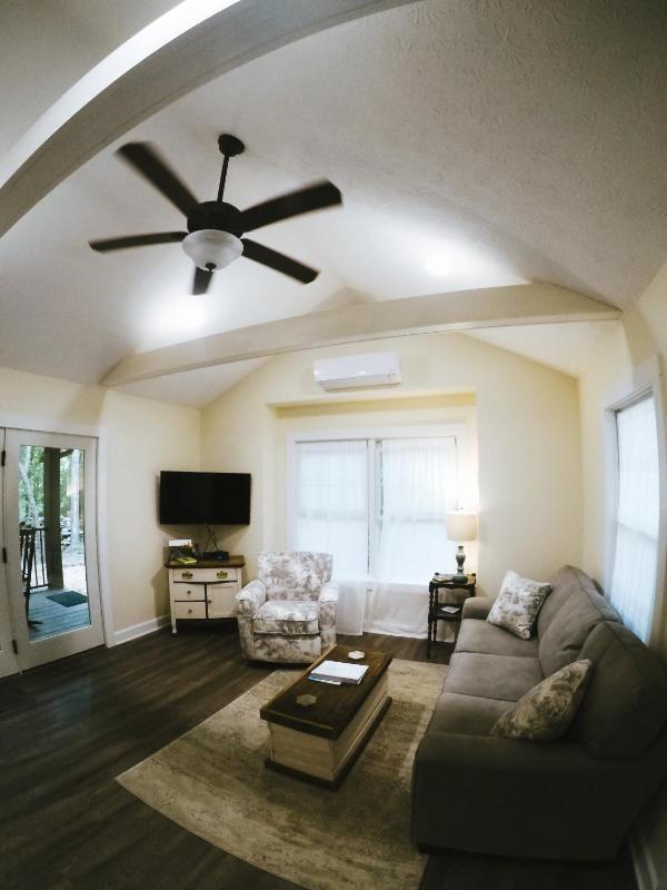 One-Bedroom Chalet image 4