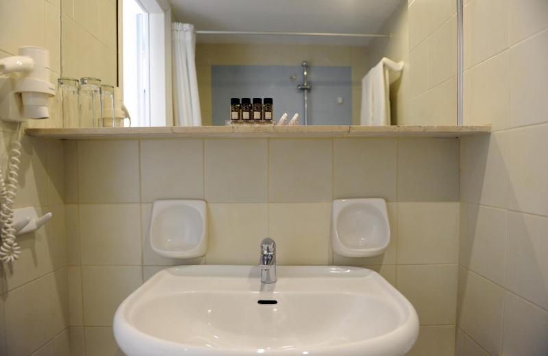 Double or Twin Room with Mountain View image 1