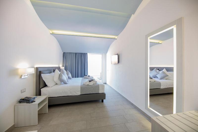 Ossuna Bay Hotel - image 29