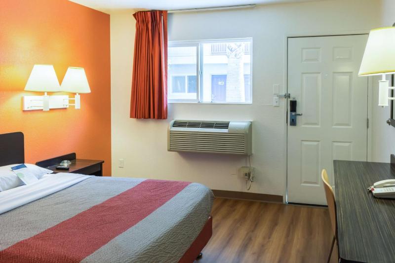 Double Room - Disability Access image 2