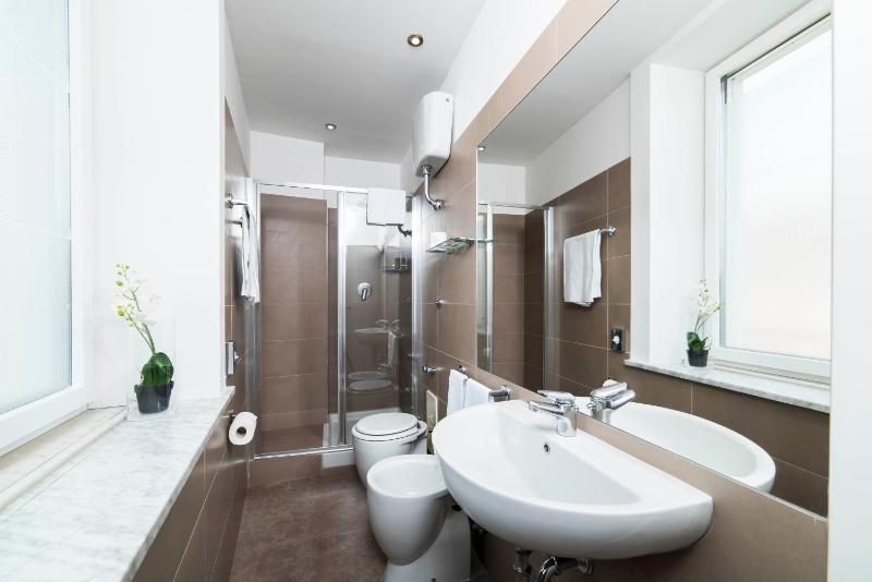 Double Room with Terrace image 3
