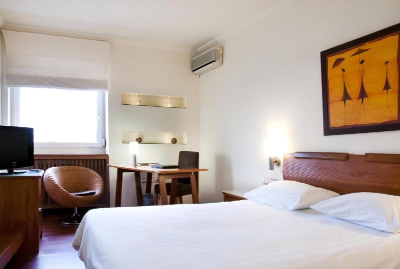 Double Room image 4