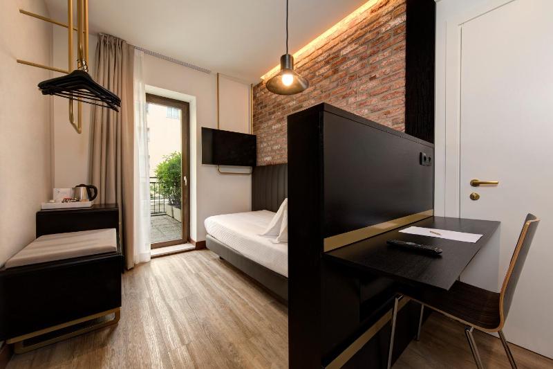 Superior Single Room image 4