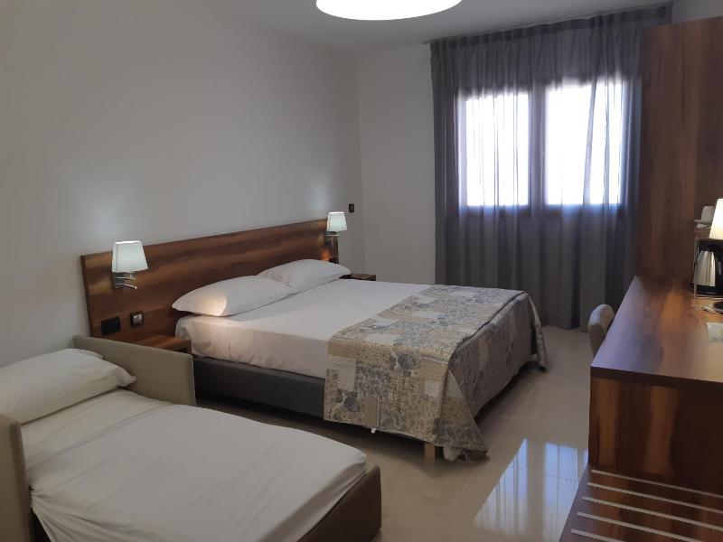 Triple Room image 4
