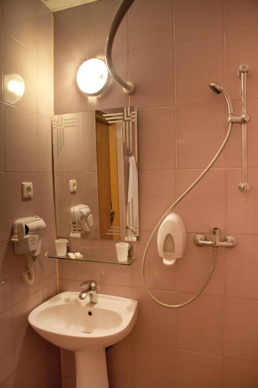 Standard Triple Room image 2