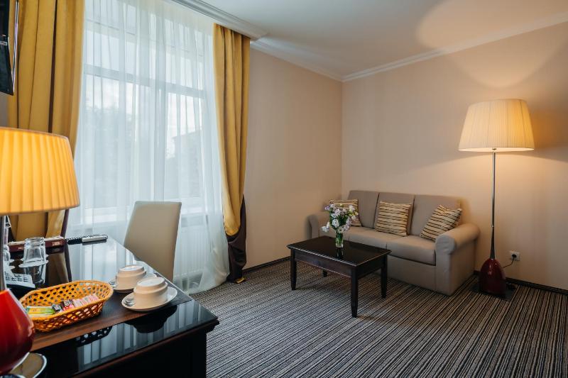 Suite with Balcony image 4