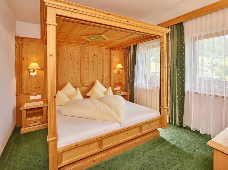Suite with Mountain View image 3