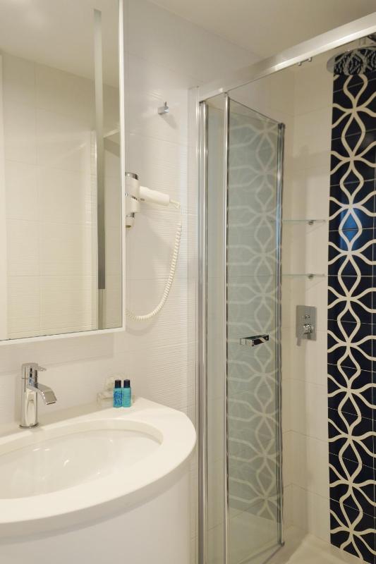 Single Room image 2