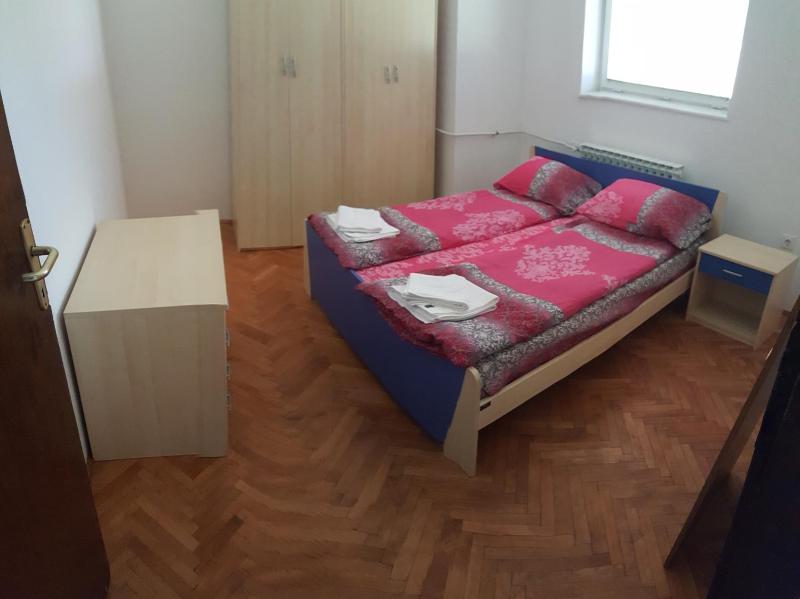 One-Bedroom Apartment image 3