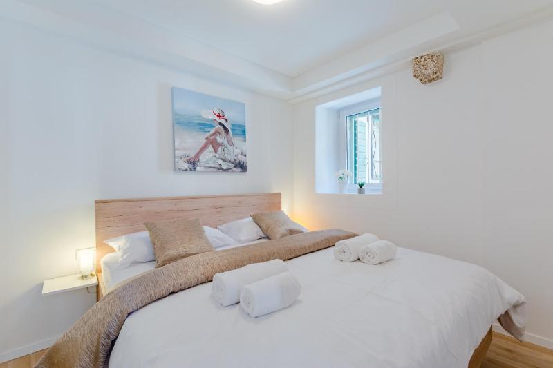 One Bedroom Apartment image 2