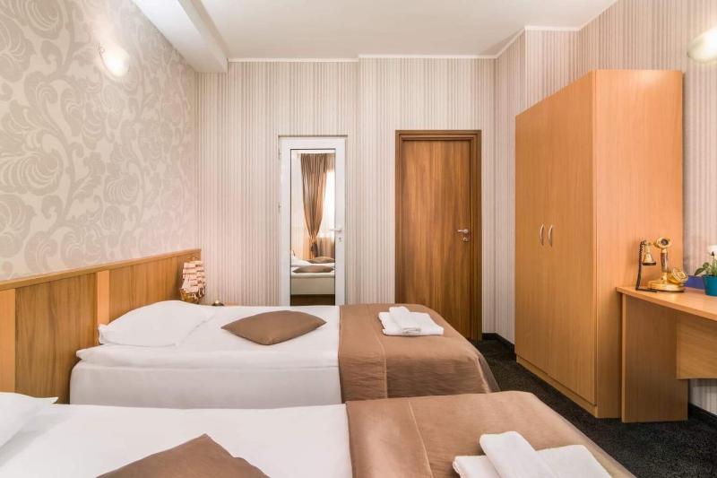 Hotel Central Point - image 14