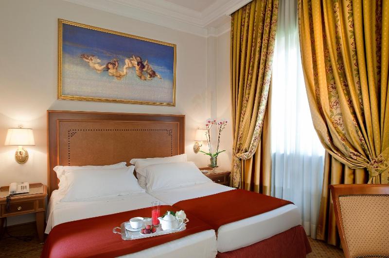Double or Twin Room with Garden View image 2