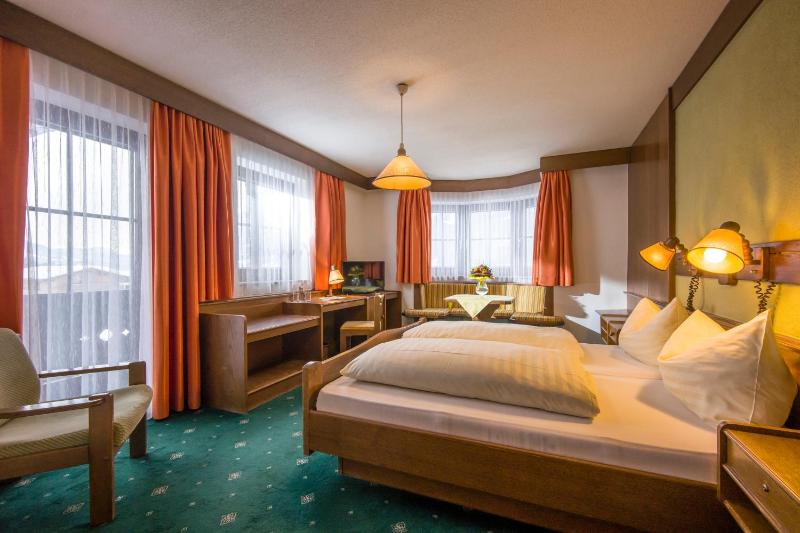 Standard Double Room with Balcony image 1