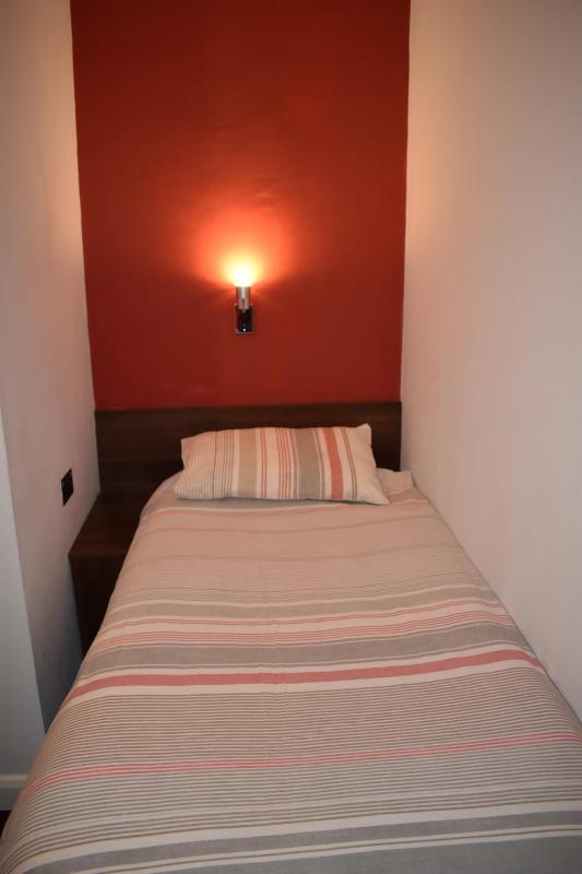 Standard Single Room - Shared image 1