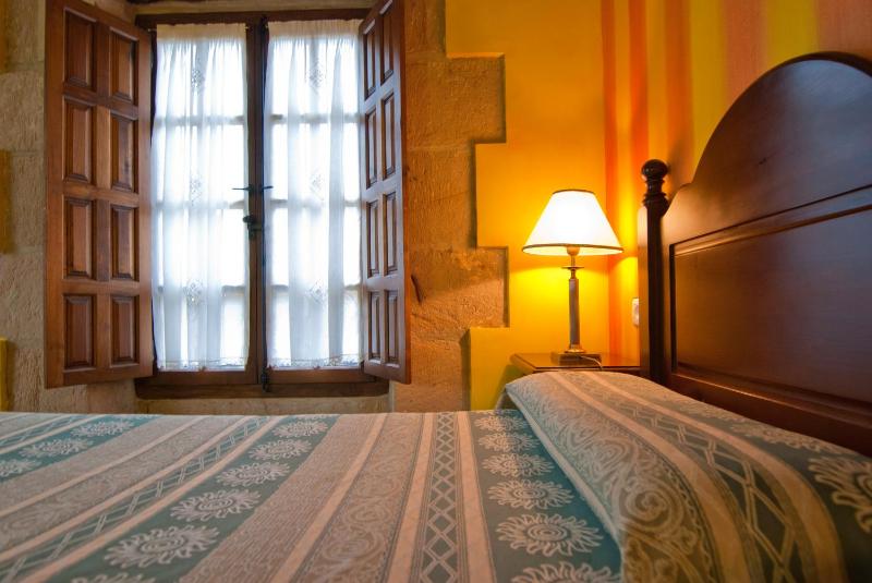 Single Room image 3
