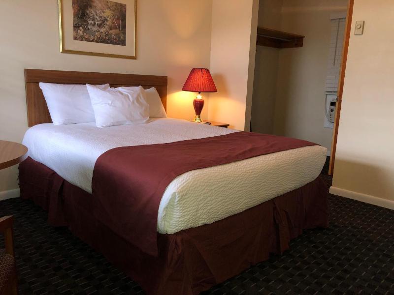 King Room image 4