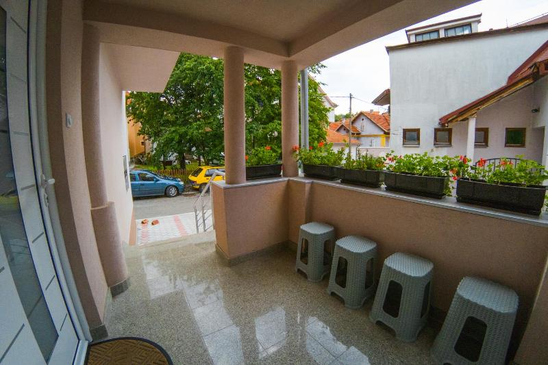 One-Bedroom Apartment image 3
