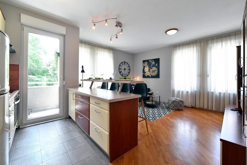 Apartment image 2