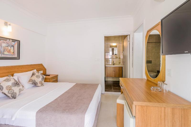 Two-Bedroom Suite image 3