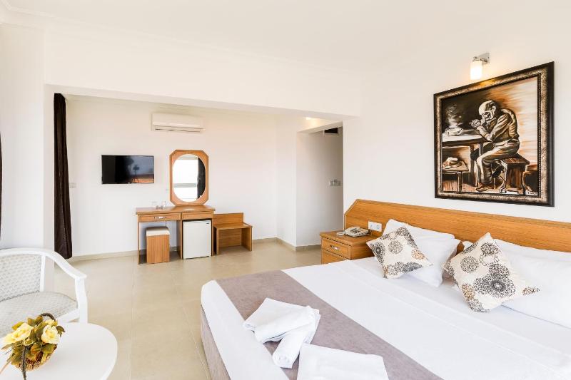 Junior Suite with Sea View image 3