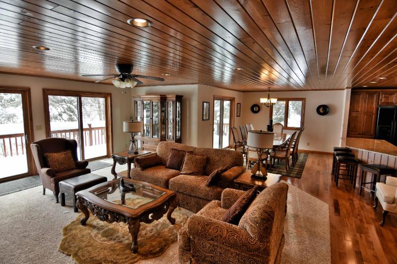 Five-Bedroom House image 4