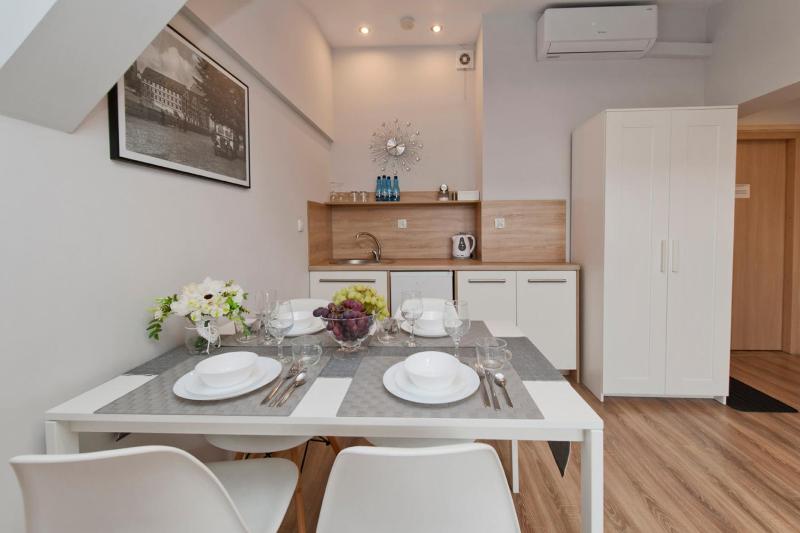 One-Bedroom Apartment image 3
