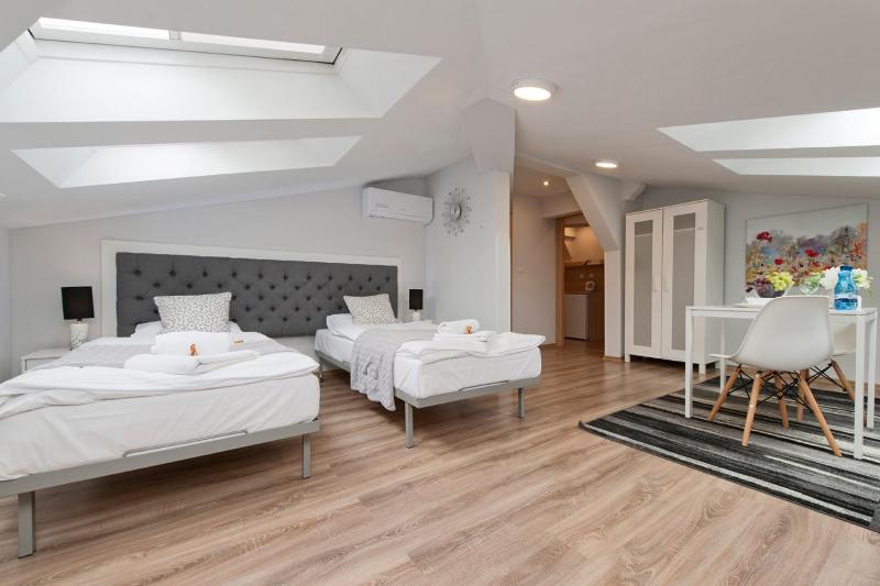 Budget Double Room image 4