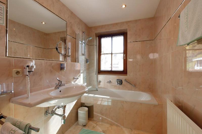 Superior Double Room image 3