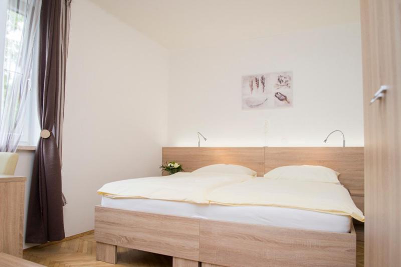 Standard Double Room image 2